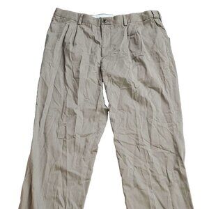 Eddie Bauer Khaki Pants Men's 38x33 Relaxed Fit Wrinkle Resistant Pleated Front